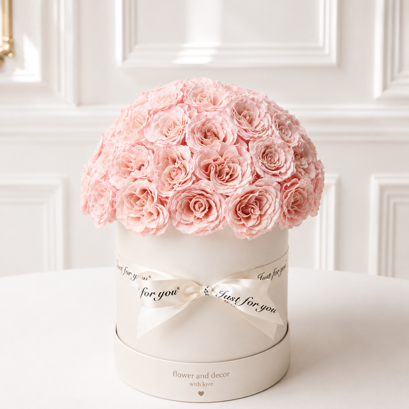 Blush Forever Rose Hatbox – 60 Preserved Roses